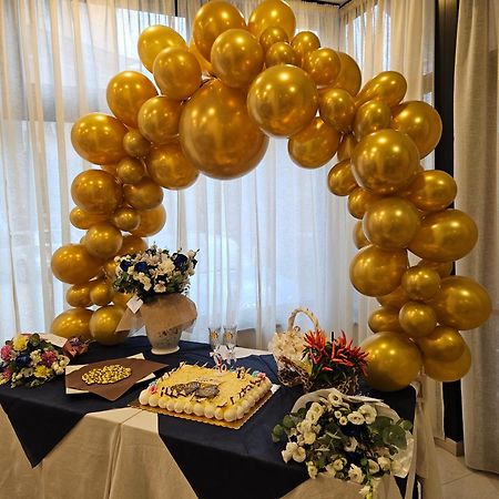 ואראצה Hotel Villa Camilla מראה חיצוני תמונה