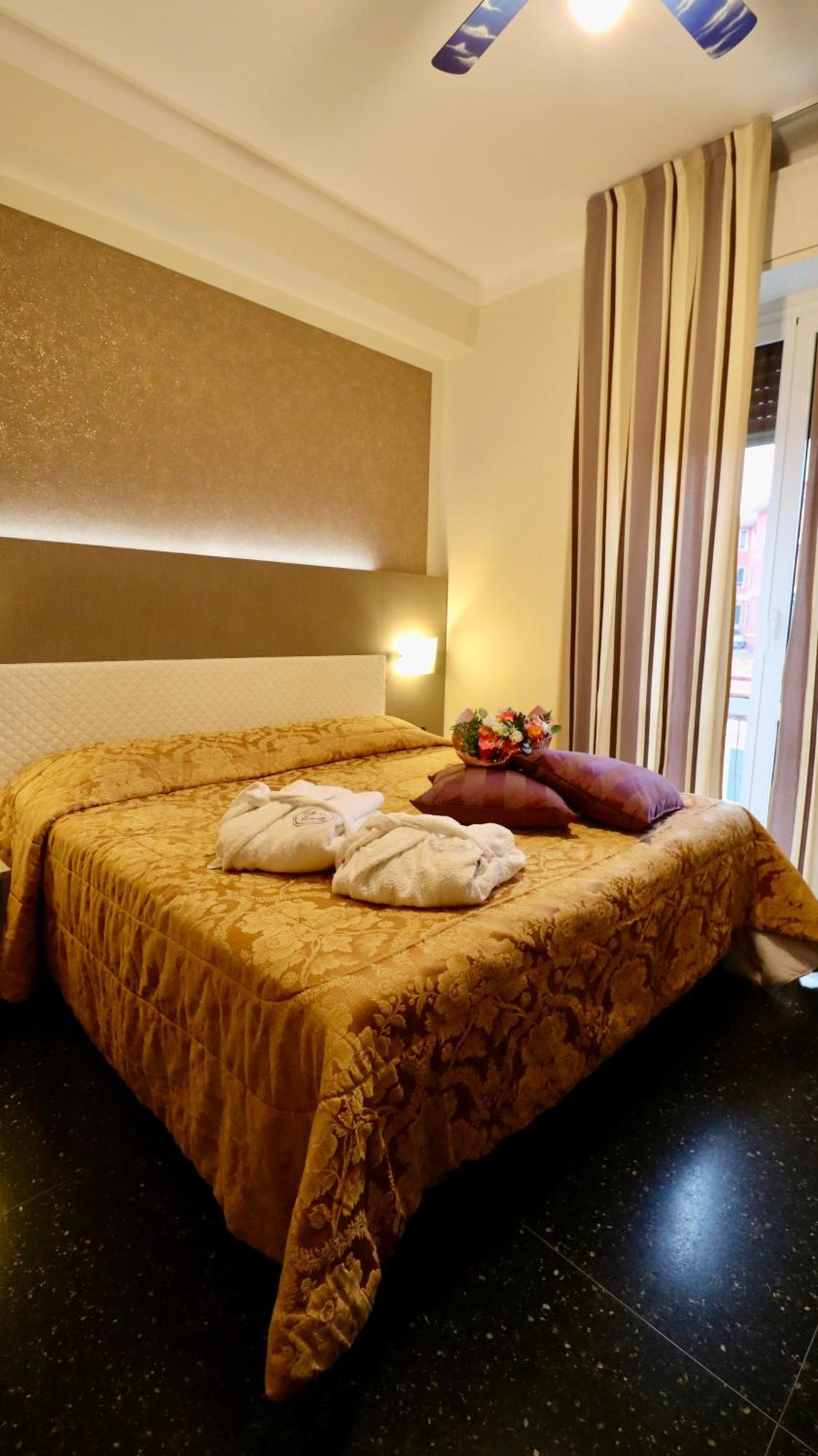 ואראצה Hotel Villa Camilla מראה חיצוני תמונה
