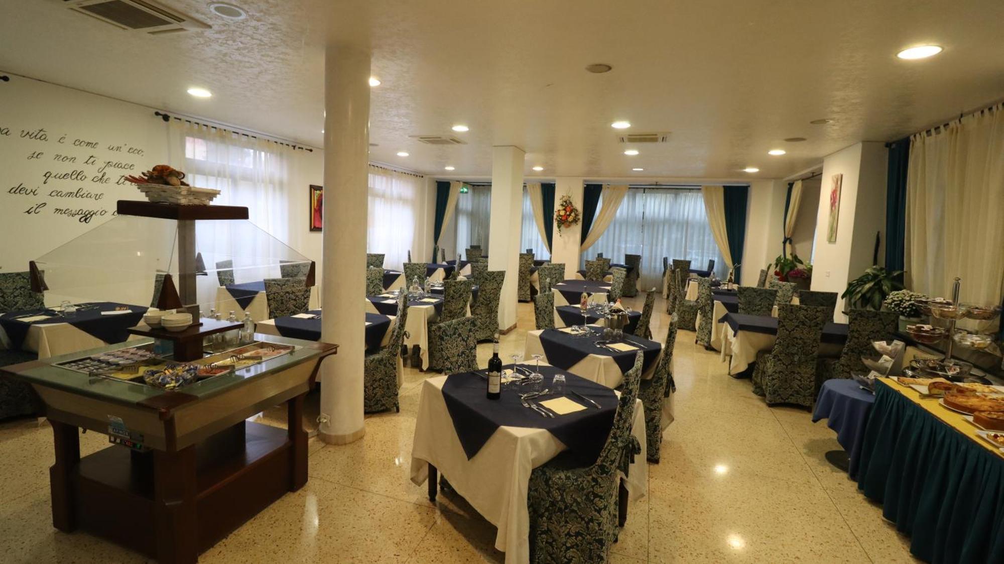 ואראצה Hotel Villa Camilla מראה חיצוני תמונה