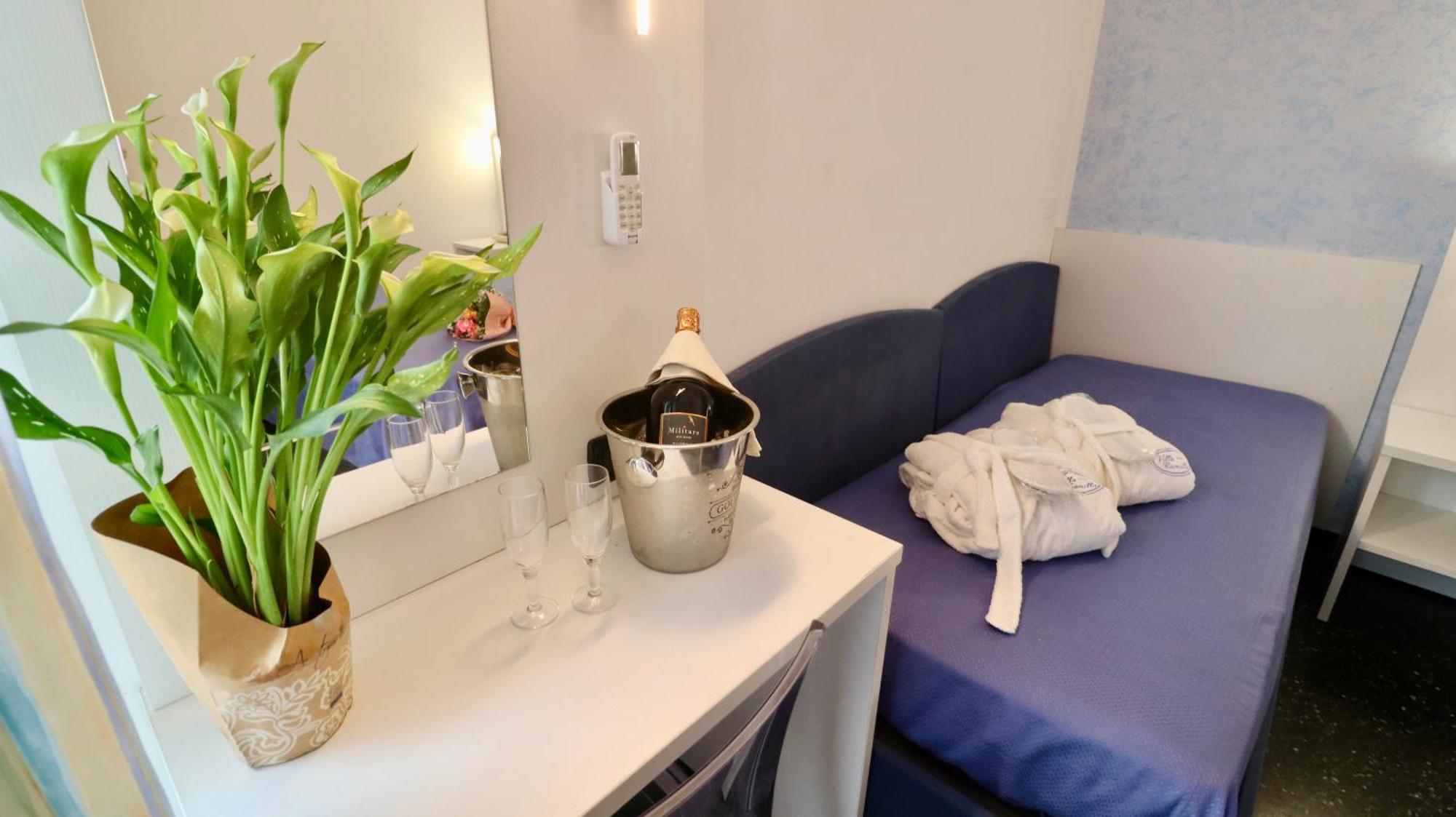 ואראצה Hotel Villa Camilla מראה חיצוני תמונה