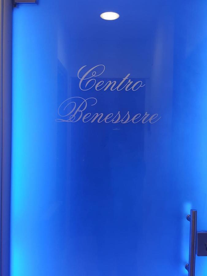ואראצה Hotel Villa Camilla מראה חיצוני תמונה