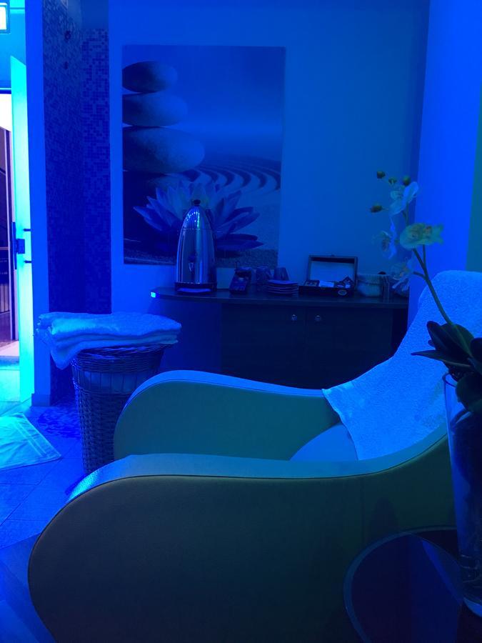 ואראצה Hotel Villa Camilla מראה חיצוני תמונה